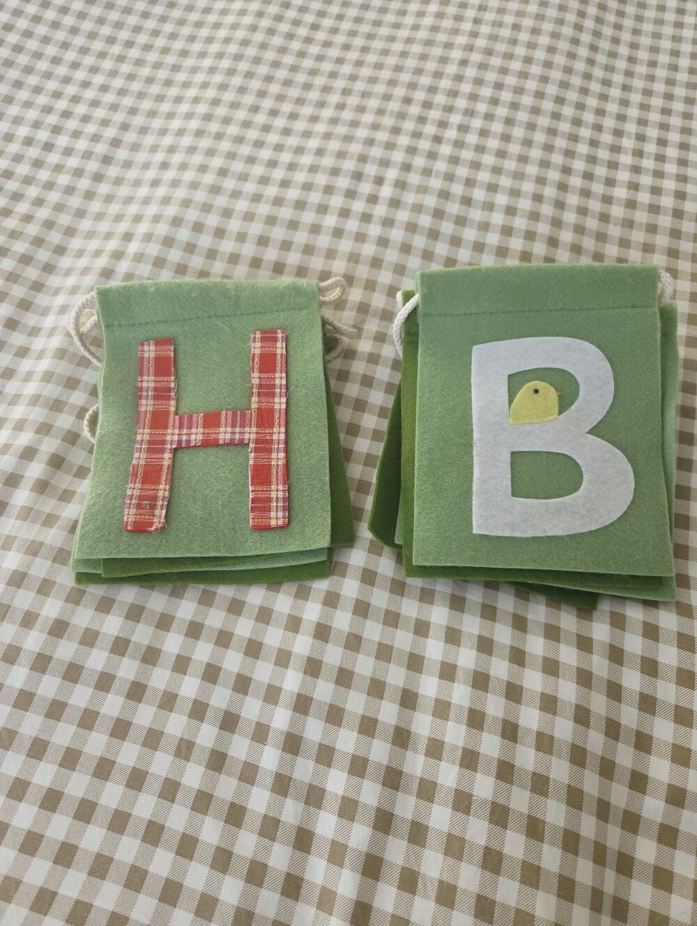 Pottery Barn Kids "Farm Party" Green Felt Birthday Banner With Plaids & Color - Picture 4 of 6
